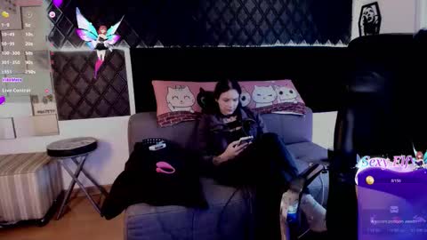 Ravena Rozz online show from 3, 2, 2026