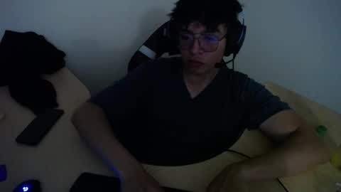 Snapshot of powerfulzeus2 chatting on 16, 2, 2026 powerfulzeus2 online show from 16, 2, 2026