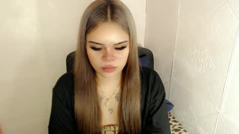 MAXXINE online show from 17, 2, 2025