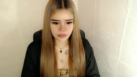 MAXXINE online show from 10, 3, 2025