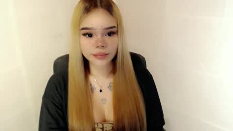 MAXXINE online show from 17, 12, 2025