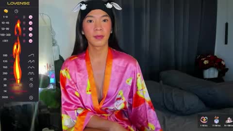 Snapshot of preciousjuliats chatting on 23, 10, 2025 Julia Flores online show from 23, 10, 2025