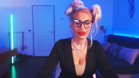 Victoria online show from 22, 12, 2024