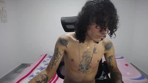 Snapshot of present_the_magic chatting on 13, 10, 2025 Plux online show from 13, 10, 2025