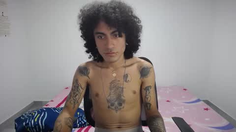 Snapshot of present_the_magic chatting on 14, 10, 2025 Plux online show from 14, 10, 2025