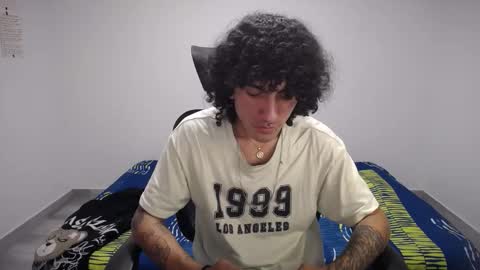 Snapshot of present_the_magic chatting on 19, 10, 2025 Plux online show from 19, 10, 2025