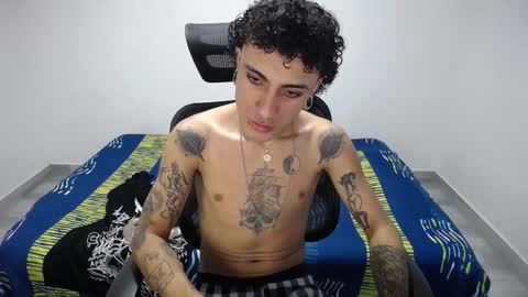 Snapshot of present_the_magic chatting on 23, 10, 2025 Plux online show from 23, 10, 2025