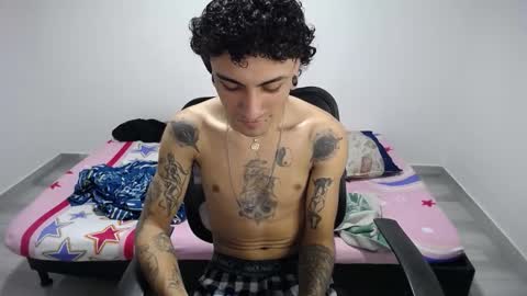 Snapshot of present_the_magic chatting on 29, 10, 2025 Plux online show from 29, 10, 2025