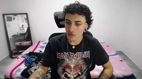 Snapshot of present_the_magic chatting on 31, 10, 2025 Plux online show from 31, 10, 2025