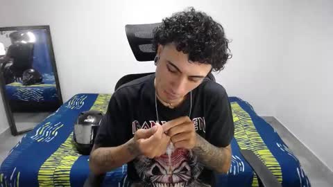 Snapshot of present_the_magic chatting on 31, 10, 2025 Plux online show from 31, 10, 2025