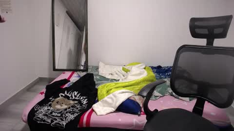 Snapshot of present_the_magic chatting on 2, 11, 2025 Plux online show from 2, 11, 2025