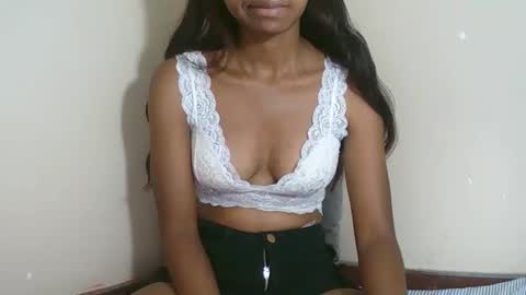 Snapshot of prettiethalia chatting on 20, 10, 2025 prettiethalia online show from 20, 10, 2025