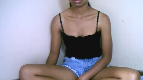 Snapshot of prettiethalia chatting on 29, 10, 2025 prettiethalia online show from 29, 10, 2025