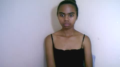 Snapshot of prettiethalia chatting on 29, 10, 2025 prettiethalia online show from 29, 10, 2025