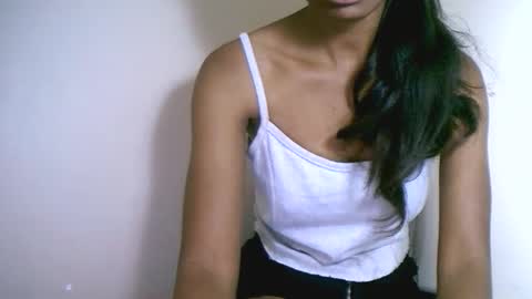 Snapshot of prettiethalia chatting on 3, 11, 2025 prettiethalia online show from 3, 11, 2025