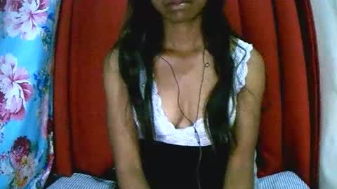 Snapshot of prettiethalia chatting on 19, 11, 2025 prettiethalia online show from 19, 11, 2025