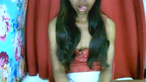 Snapshot of prettiethalia chatting on 28, 11, 2025 prettiethalia online show from 28, 11, 2025