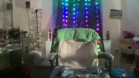 Yasmine pretty online show from 13, 3, 2026