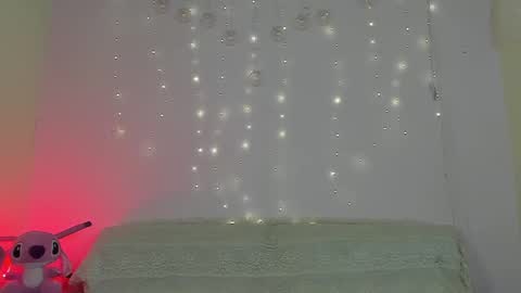 Snapshot of pretty_and_strong chatting on 13, 10, 2025 pretty_and_strong online show from 13, 10, 2025