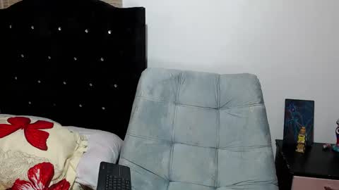 pretty_cristal22 online show from 25, 11, 2025