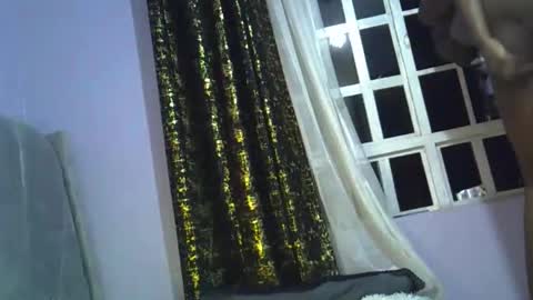 Snapshot of pretty_daniella chatting on 31, 10, 2025 pretty_daniella online show from 31, 10, 2025