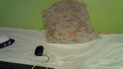 Snapshot of pretty_g2 chatting on 18, 10, 2025 pretty_g2 online show from 18, 10, 2025