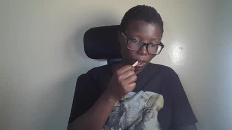 pretty_kemmy online show from 3, 10, 2025