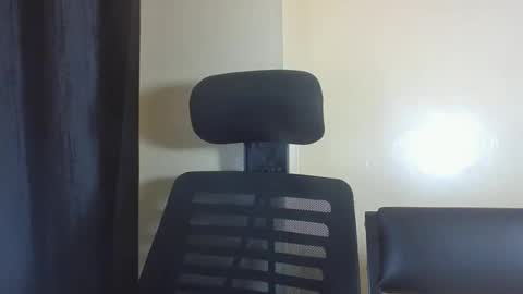 pretty_kemmy online show from 5, 10, 2025