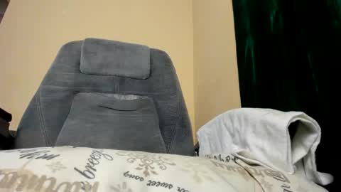 Snapshot of pretty_kitty_babe chatting on 2, 12, 2025 kezzy online show from 2, 12, 2025