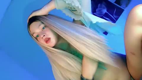 Snapshot of pretty_little_baby28 chatting on 21, 10, 2025 Flor online show from 21, 10, 2025
