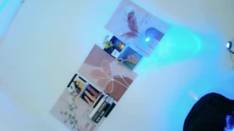 Snapshot of pretty_little_baby28 chatting on 11, 11, 2025 Flor online show from 11, 11, 2025