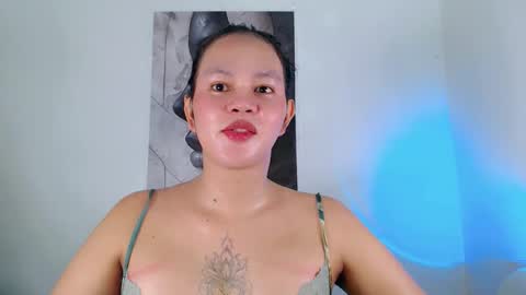 Snapshot of pretty_little_baby28 chatting on 23, 11, 2025 Flor online show from 23, 11, 2025