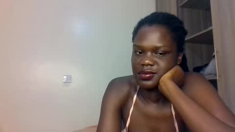 Snapshot of pretty_naya chatting on 7, 10, 2025 naya online show from 7, 10, 2025