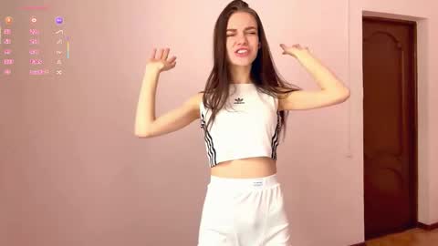 Snapshot of pretty_on_riot chatting on 14, 11, 2025 Rachel online show from 14, 11, 2025