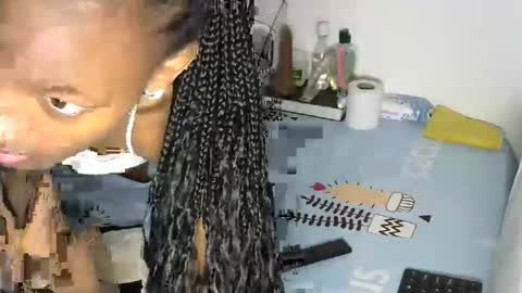 Snapshot of pretty_queennie chatting on 5, 11, 2025 Pretty doll online show from 5, 11, 2025