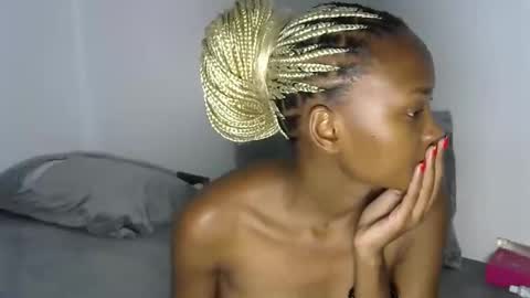 Snapshot of pretty_queennie chatting on 21, 11, 2025 Pretty doll online show from 21, 11, 2025