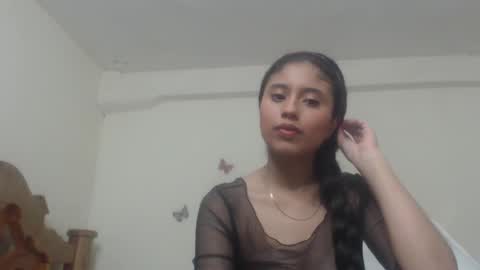 Snapshot of pretty_rose_ chatting on 2, 3, 2025 Rose online show from 2, 3, 2025