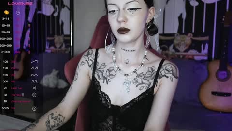 Snapshot of prettybones chatting on 27, 12, 2024 Violet online show from 27, 12, 2024