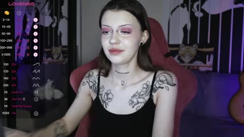 Snapshot of prettybones chatting on 29, 12, 2024 Violet online show from 29, 12, 2024