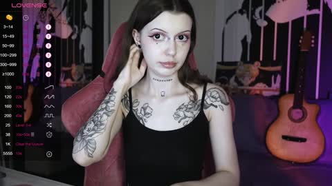 Snapshot of prettybones chatting on 29, 12, 2024 Violet online show from 29, 12, 2024