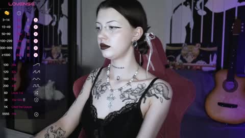 Snapshot of prettybones chatting on 30, 12, 2024 Violet online show from 30, 12, 2024