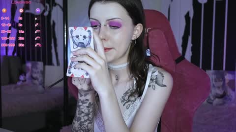 Snapshot of prettybones chatting on 8, 2, 2025 Violet online show from 8, 2, 2025