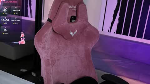 Snapshot of prettybones chatting on 8, 9, 2025 Violet online show from 8, 9, 2025