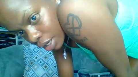 PrettyEla online show from 9, 10, 2025