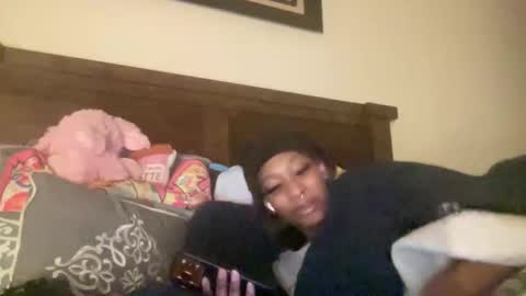 prettyfacefemale online show from 22, 2, 2026