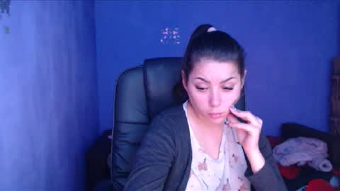 prettyjulliette online show from 6, 1, 2025