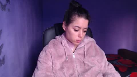 prettyjulliette online show from 7, 1, 2025