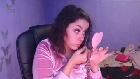 prettyjulliette online show from 10, 1, 2025
