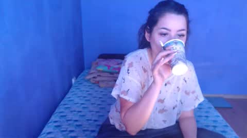 prettyjulliette online show from 8, 3, 2025