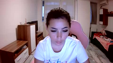 prettyjulliette online show from 11, 9, 2025
